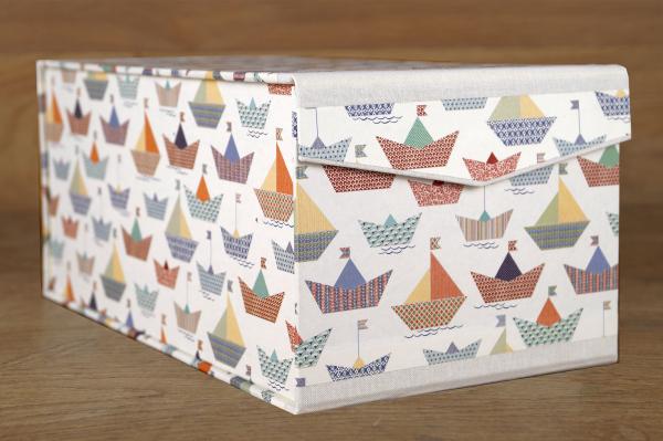 Box for photos with boats